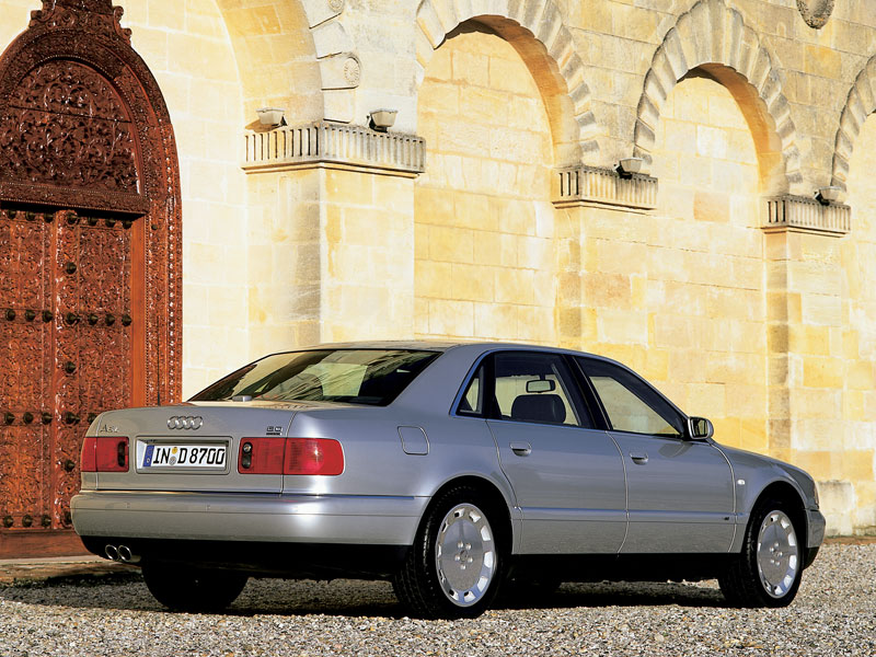 Audi A8 D2