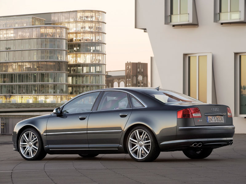 Audi S8 D3