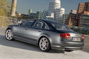 Audi S8 D3